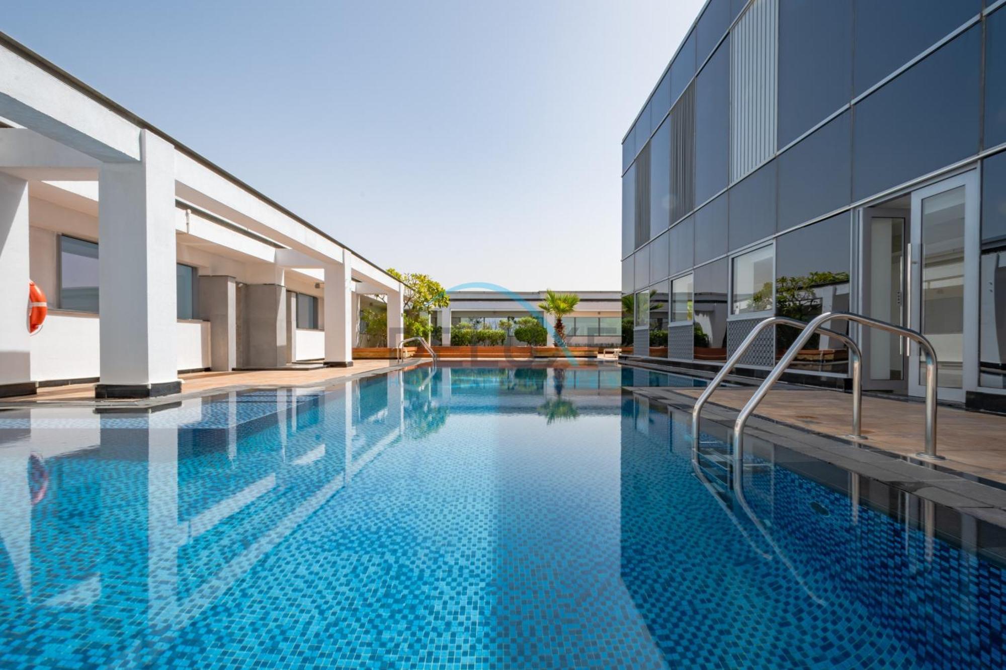 Limited Offer Book Now For A Great Rate & Comfort By Deluxe Holiday Homes Дубай Екстериор снимка